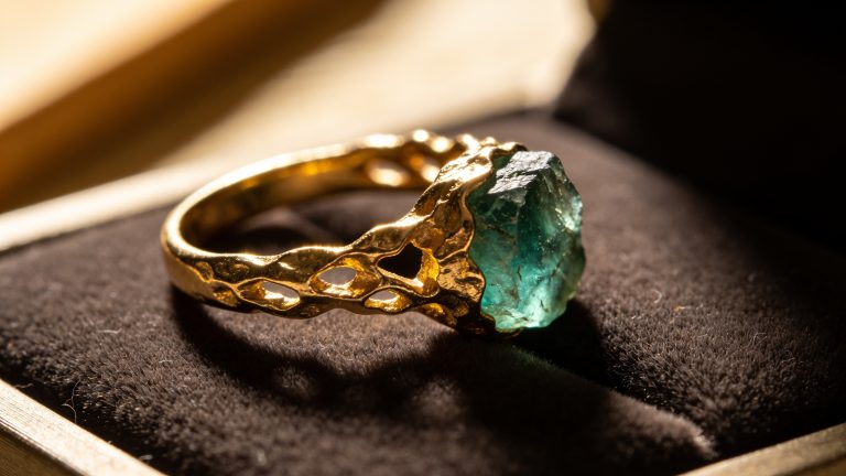 La belleza de las joyas creadas de forma artesanal