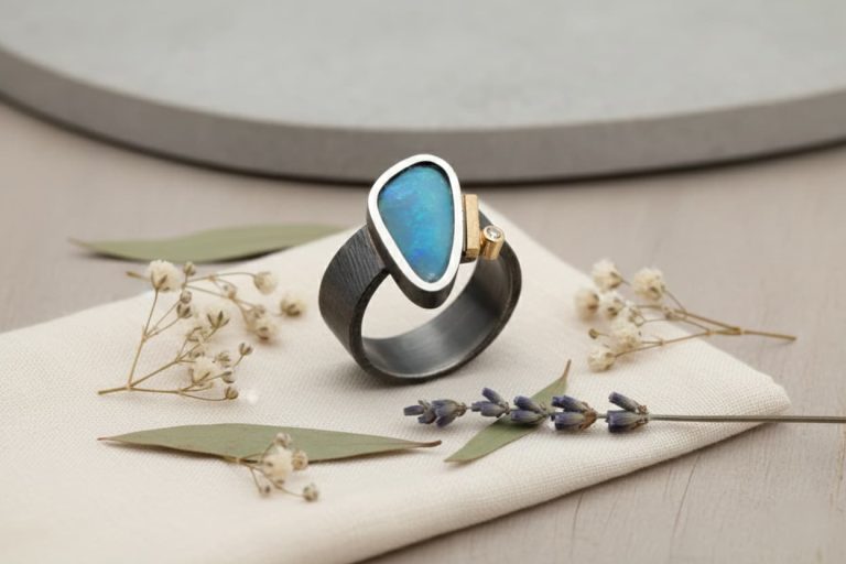 La belleza de las joyas creadas de forma artesanal
